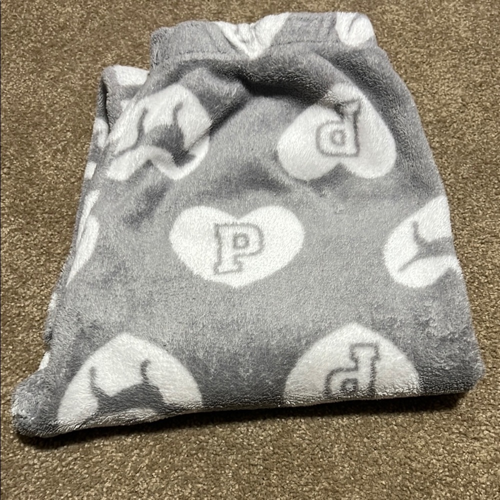 Super Fuzzy Cozy Gray&White Bottom - Picture 6 of 6